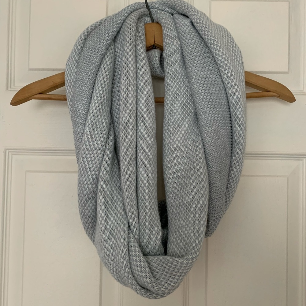 Spyder, grey and white knitted infinity scarf - Picture 1 of 8